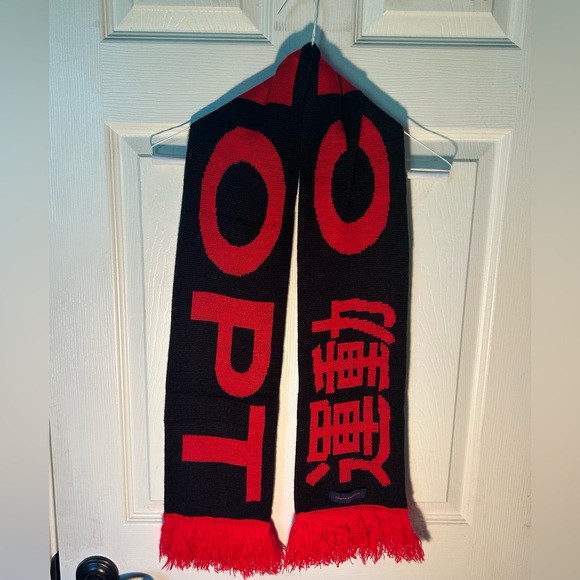 Gosha Scarf - Picture 1 of 2